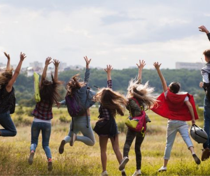 5 ways to stay in touch with old friends.