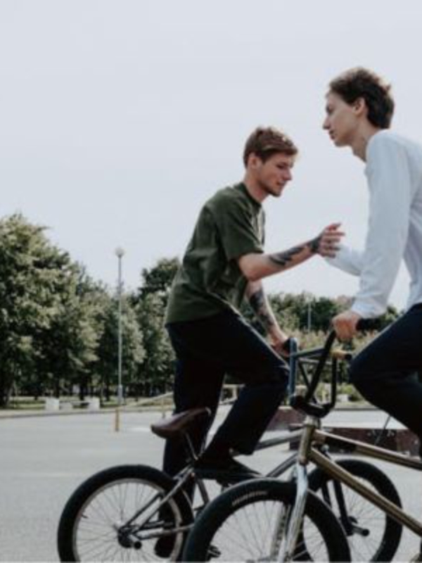 Bridging the Miles: Tips to Strengthen Long-Distance Friendships