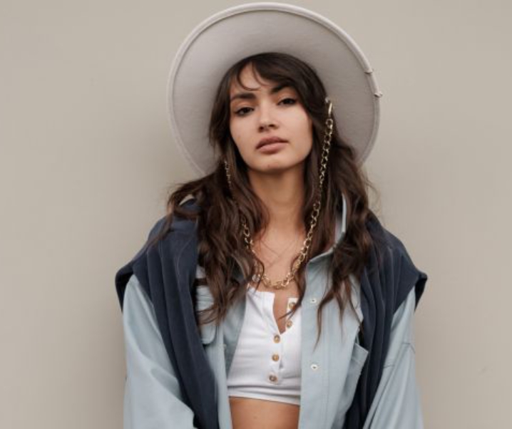 Why TIWIW Suggestions Change How We Recommend Things