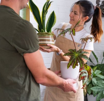 How Communities Grow Through Sharing and Contribution